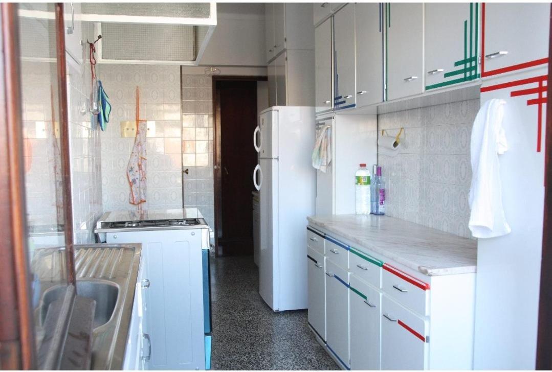 Single Or Double With Balcony Close To Alameda Metro! * Lissabon