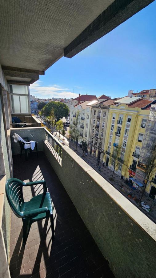 Single Or Double With Balcony Close To Alameda Metro!