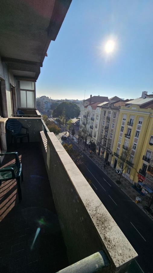 Single Or Double With Balcony Close To Alameda Metro! Privatunterkunft Lissabon