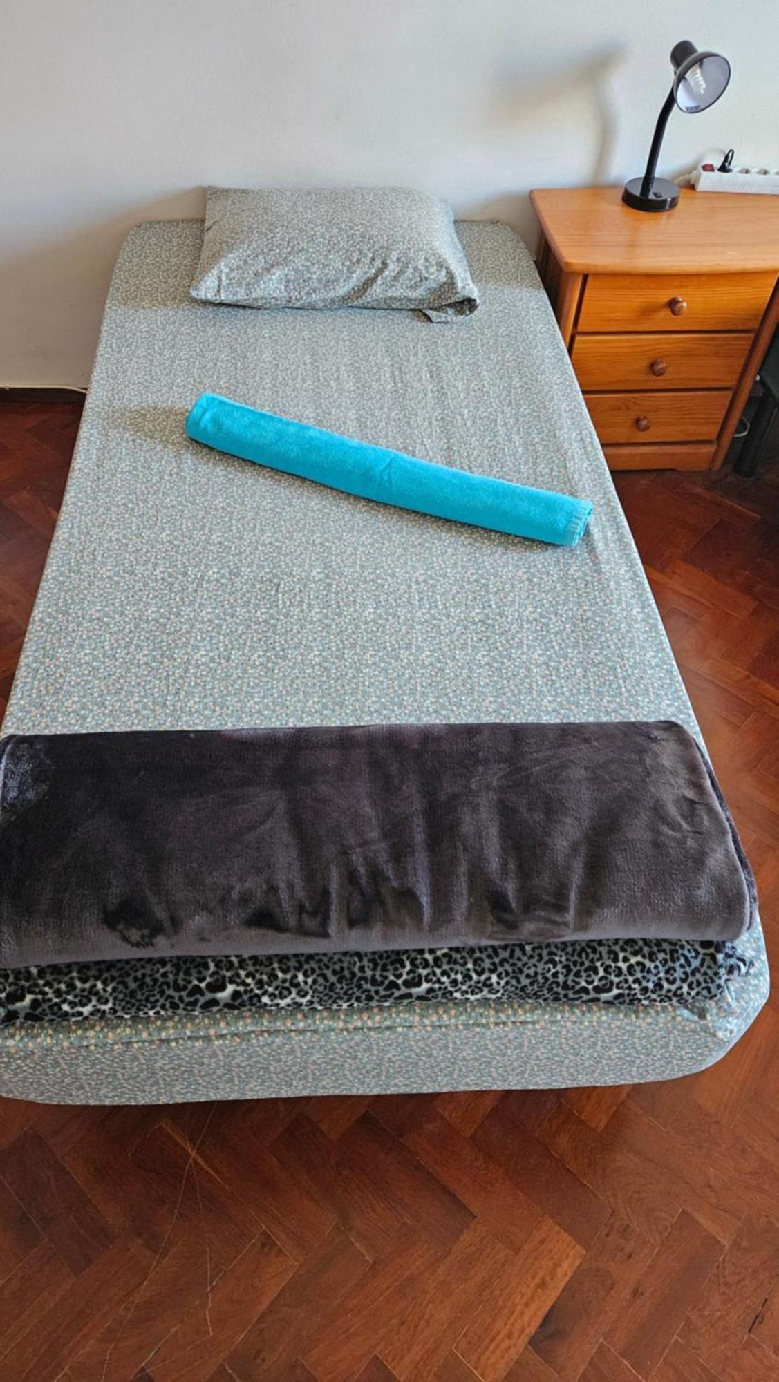 Privatunterkunft Single Or Double With Balcony Close To Alameda Metro! Lissabon